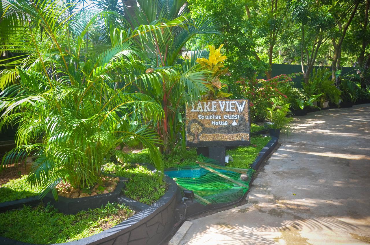Lake View The Tourist Guest House Anuradhapura Exterior photo
