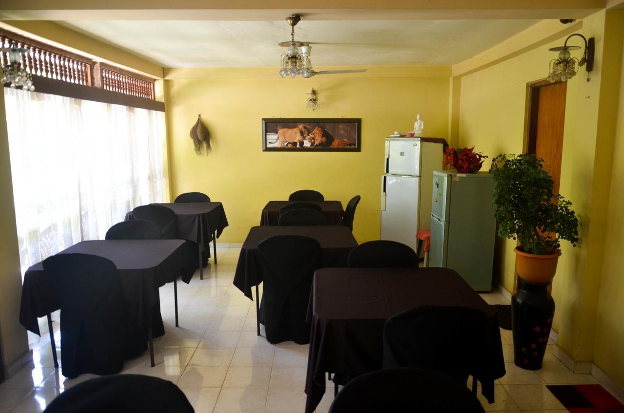 Lake View The Tourist Guest House Anuradhapura Exterior photo