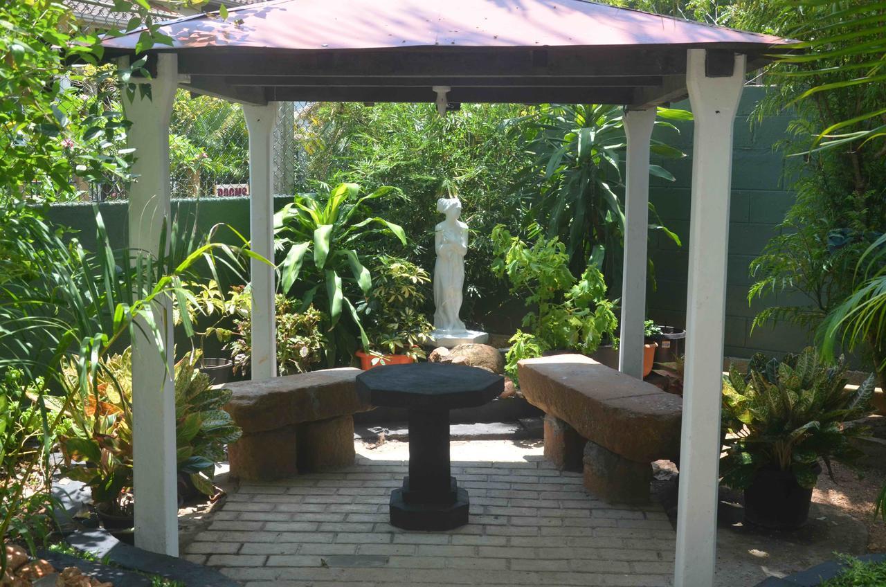 Lake View The Tourist Guest House Anuradhapura Exterior photo