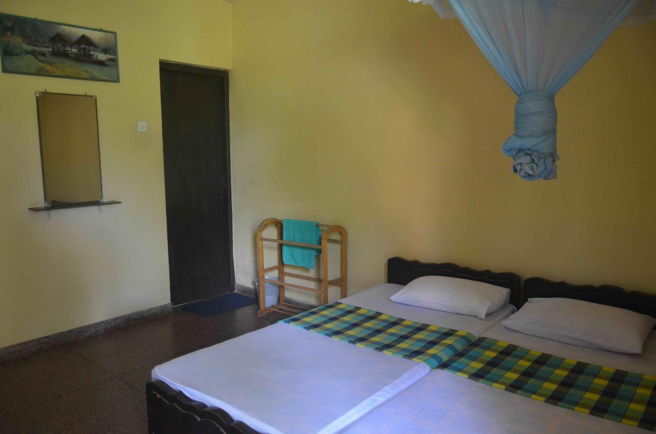 Lake View The Tourist Guest House Anuradhapura Exterior photo