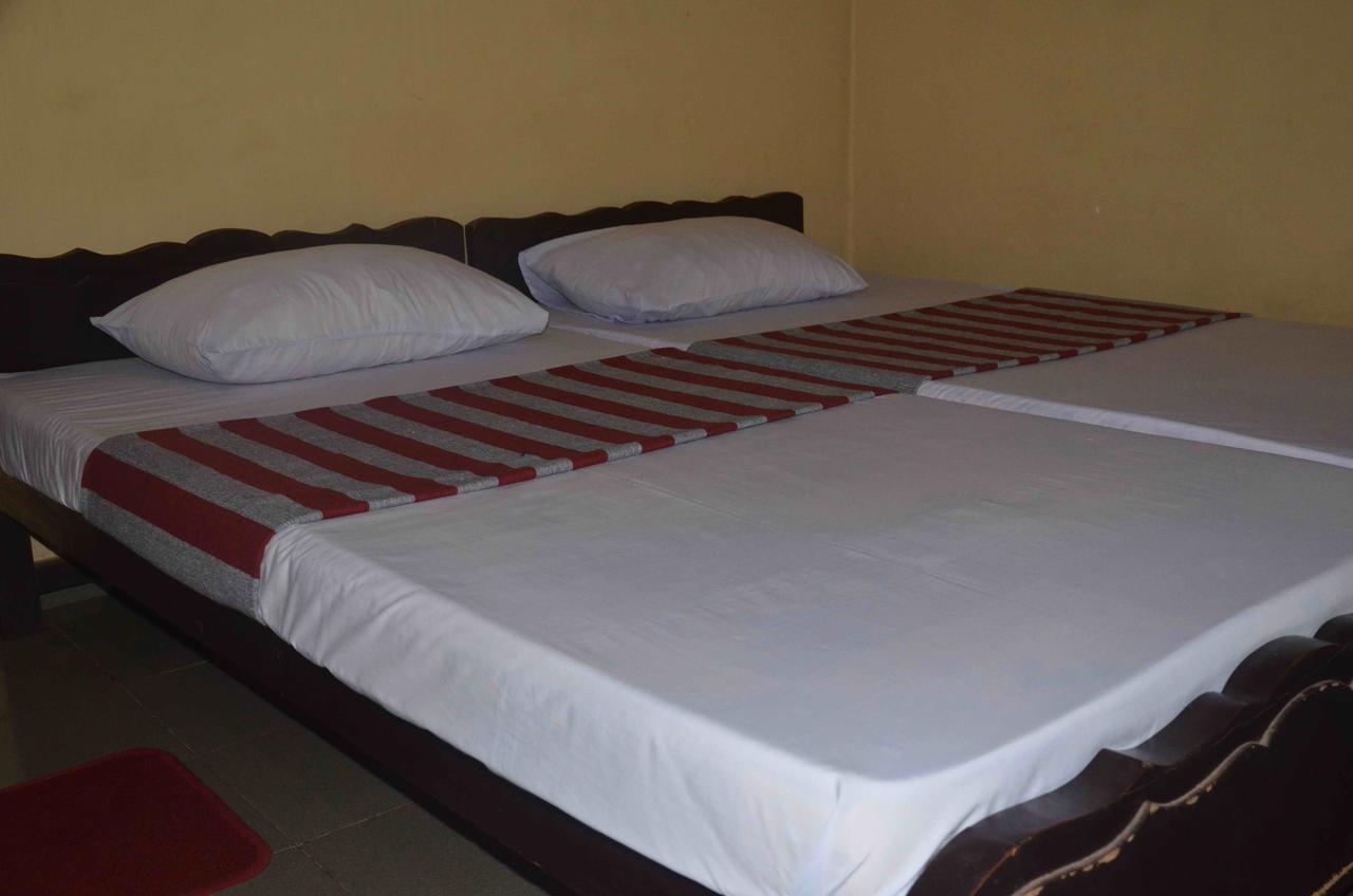 Lake View The Tourist Guest House Anuradhapura Exterior photo