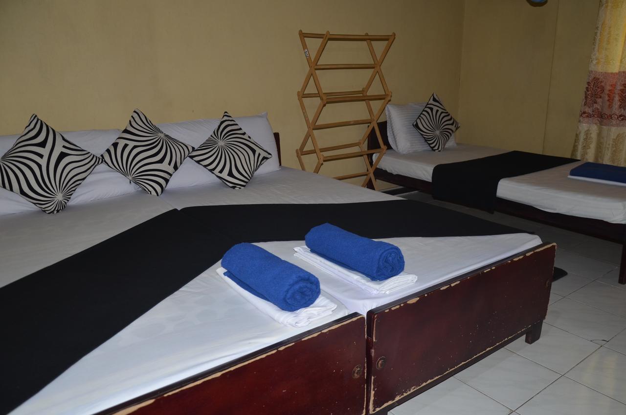 Lake View The Tourist Guest House Anuradhapura Exterior photo